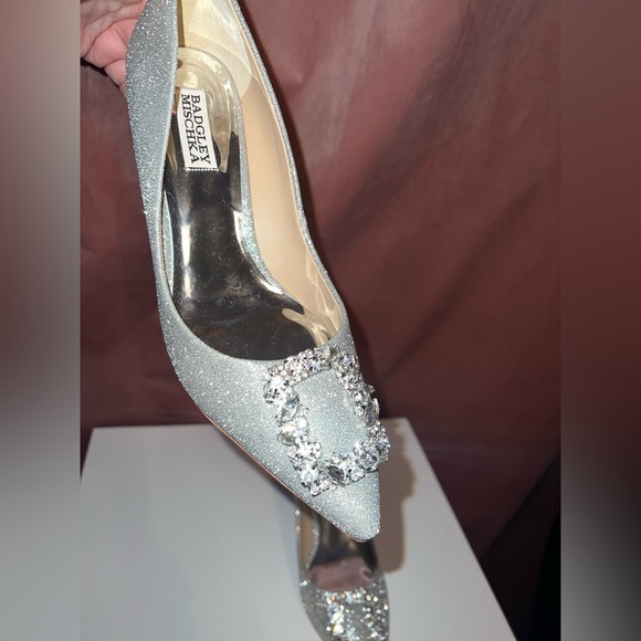 $235 Badgley Mischka Carrie Crystal Embellished Kitten Heel Pumps Silver US 9M - Picture 1 of 13